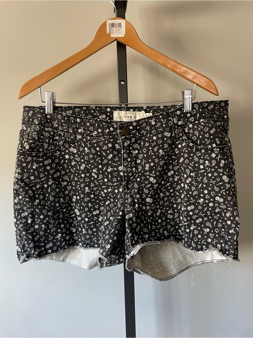 Torrid Skull Denim Jean Shorts Cutoff Plus Size 18